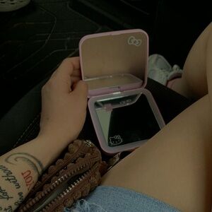 Hello kitty LED mirror